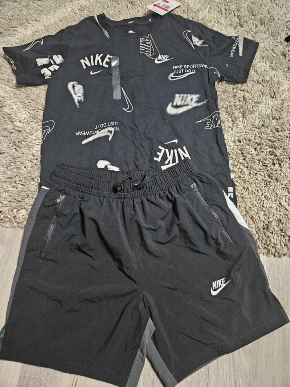 Nike Grade School NSW Amplify Woven Short And T-shirt Set Size L Black